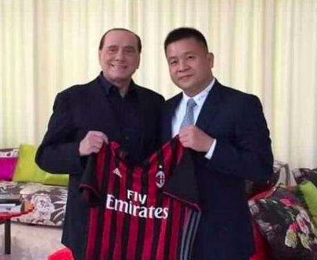 莱比锡俱乐部官方宣布，从那不勒斯签下埃尔马斯，双方签约至2028年，埃尔马斯将身穿6号战袍，并将在2024年1月1日随莱比锡进行训练。